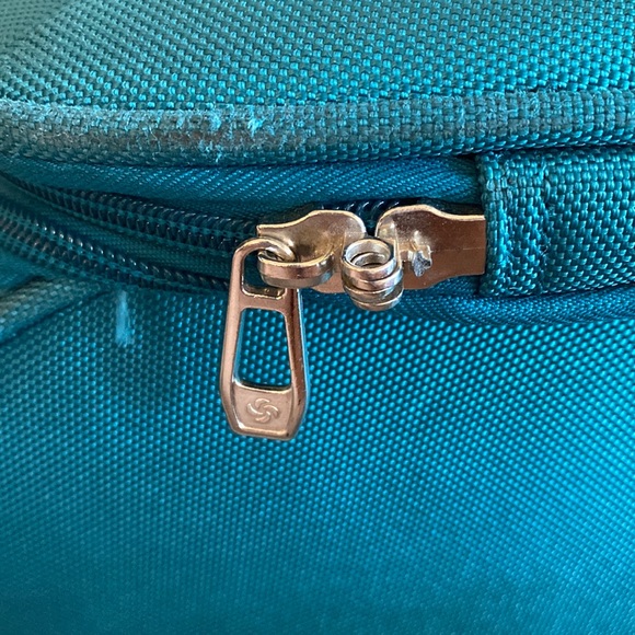 Turquoise Samsonite Suitcase - Picture 11 of 16